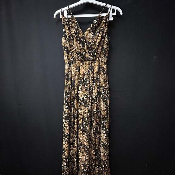 Premier Amour Dresses & Skirts - Premier Amour Floral Print Sleeveless Maxi Dress with Tie Waist